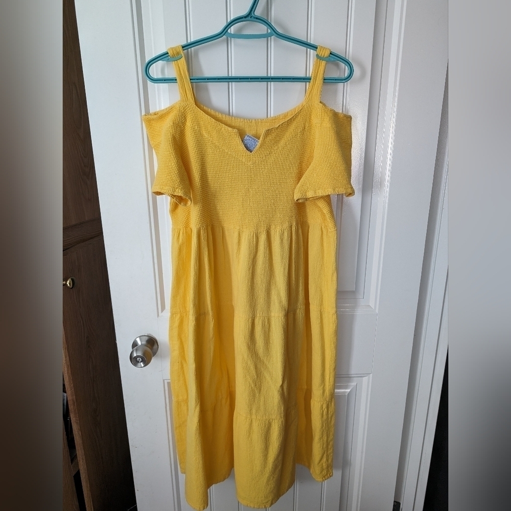 🔥 Vintage Dunes Yellow Cold Shoulder Midi Dress